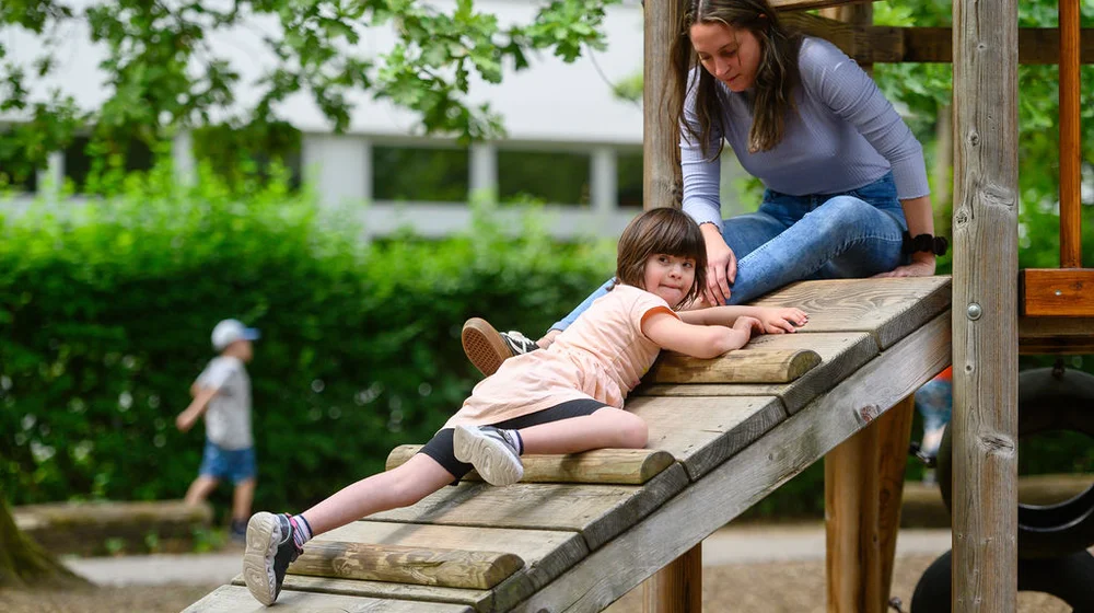 Sprache und Bezugspersonen Sprache und Bezugspersonen